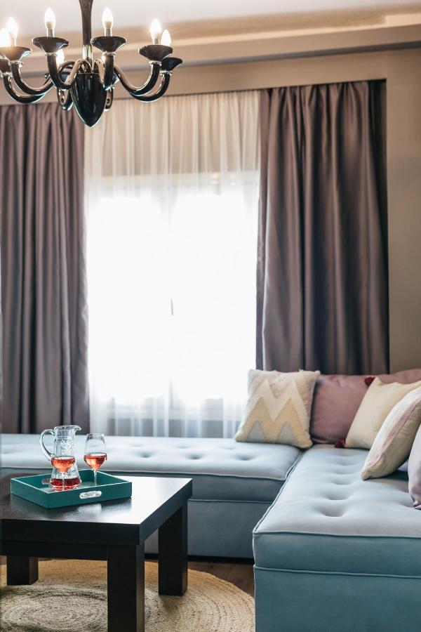 Ladadika Design, Philian And Apartment *