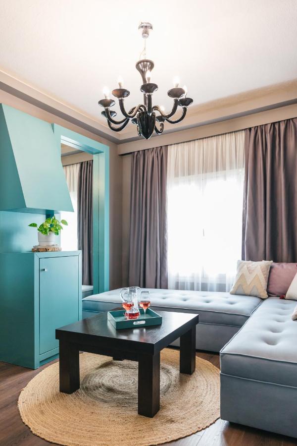 Ladadika Design, Philian And Apartment *