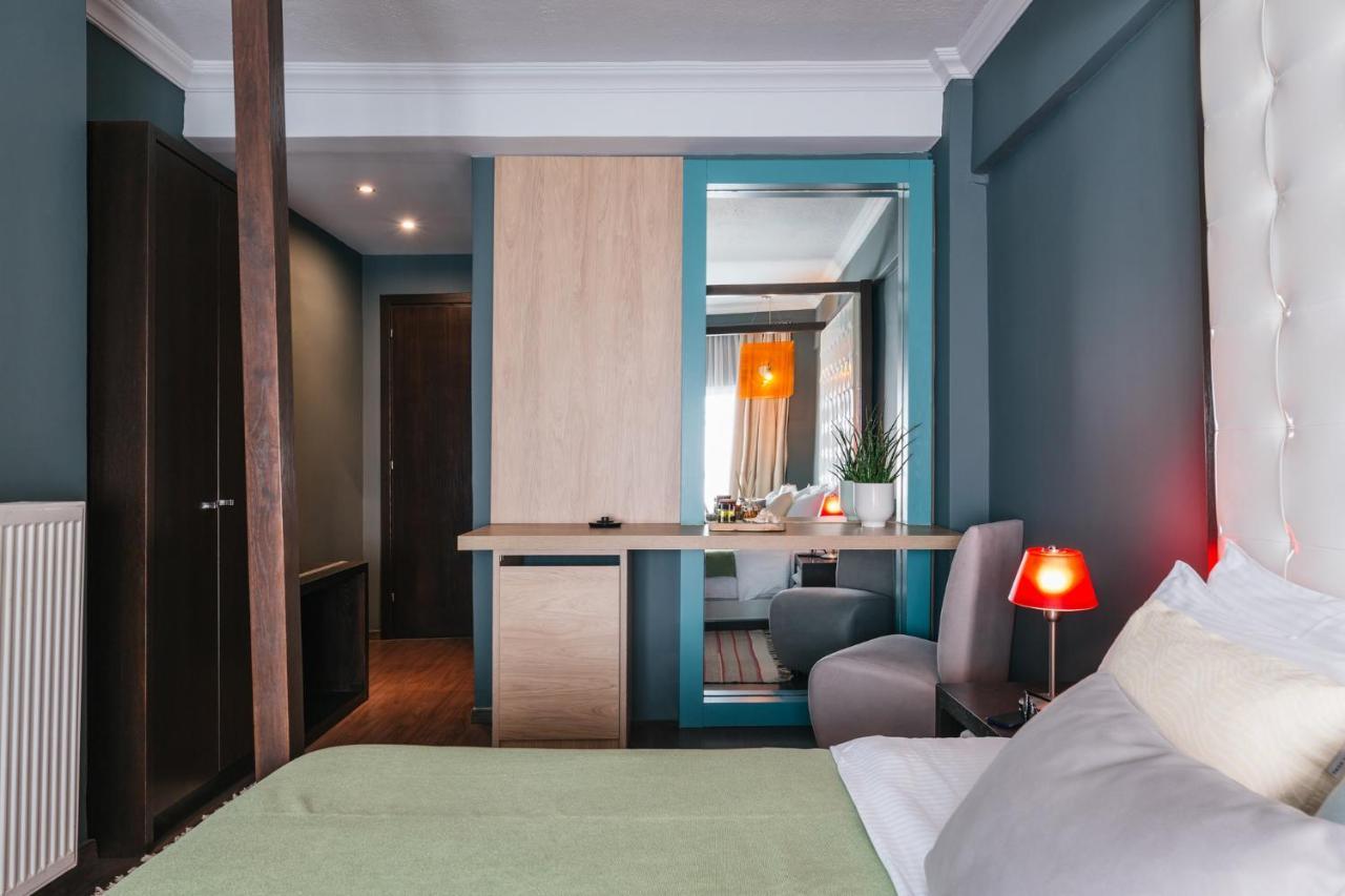 Ladadika Design, Philian And Apartment