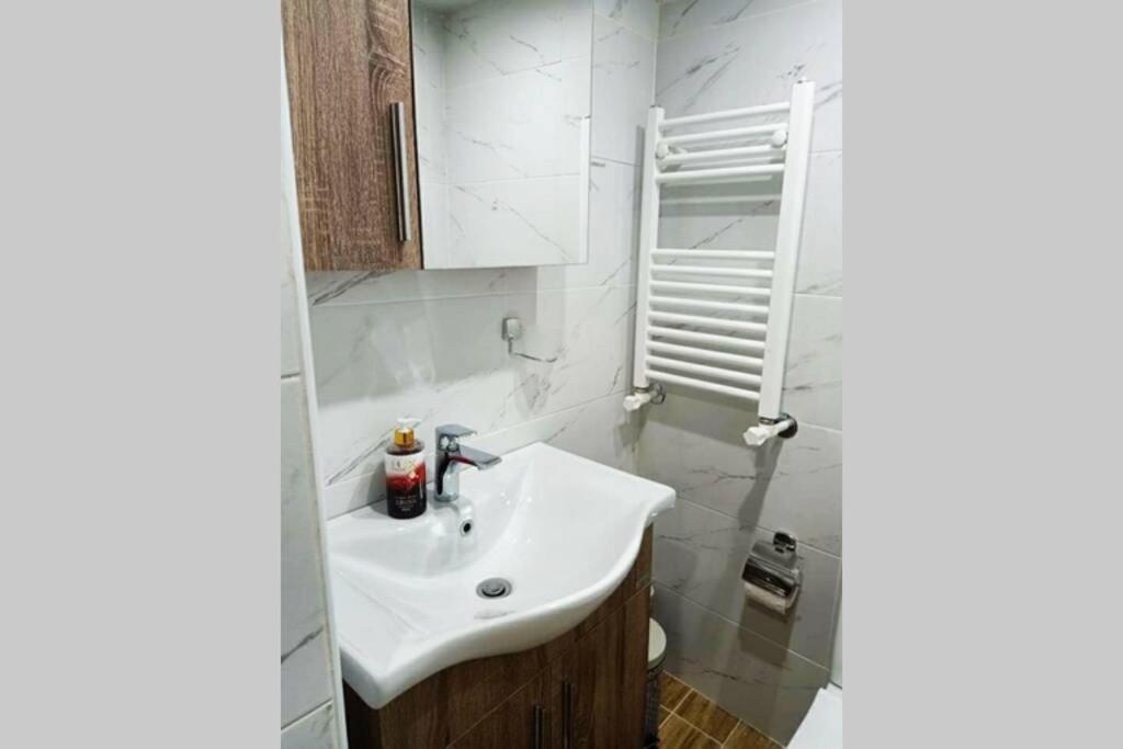 Industrial Loft Near Seaside W 200mbps Apartment *