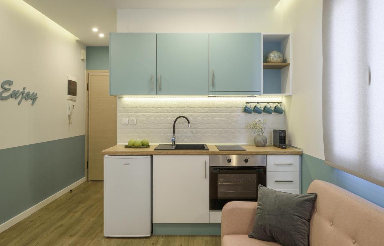 Apartment τhe Half Root In The Heart Of Center *