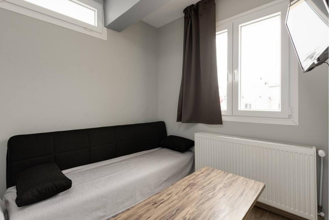 Caravanserai Studio 9