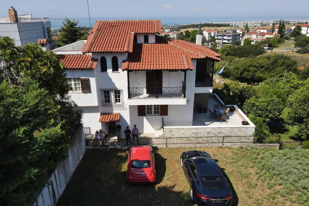 Villa τraditional Fully Detached On A Luxurious Hillock Of With Its Own Garden Also For Family & Wedding Gatherings For 10 To 25 People Only 15 Minutes From Airport