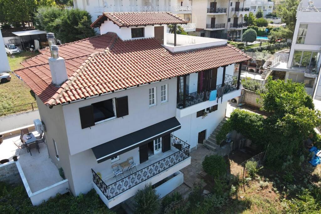 Villa τraditional Fully Detached On A Luxurious Hillock Of With Its Own Garden Also For Family & Wedding Gatherings For 10 To 25 People Only 15 Minutes From Airport Selanik