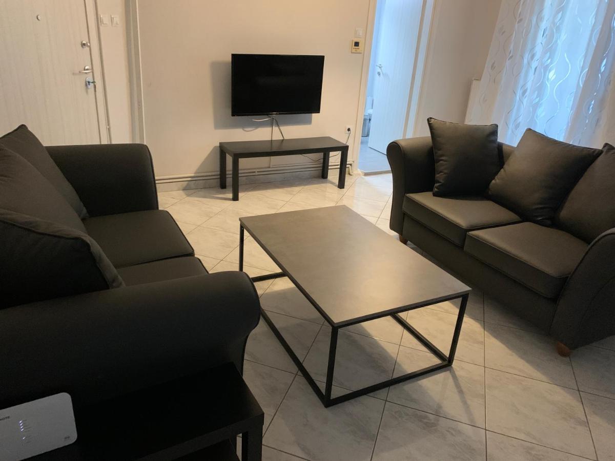 30m From The Sea Apartment *
