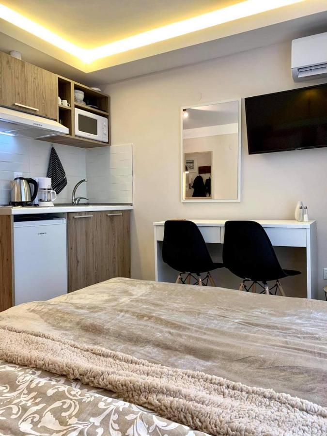 Center Deluxe Thessaloniki