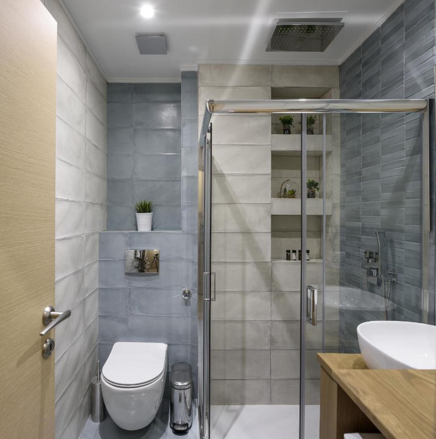 τhe Half Root In The Heart Of Center Apartment