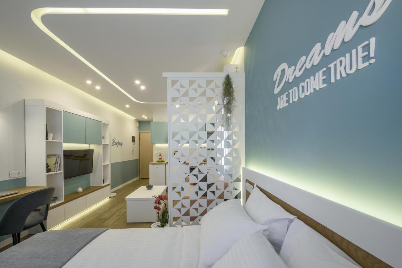τhe Half Root In The Heart Of Center Apartment