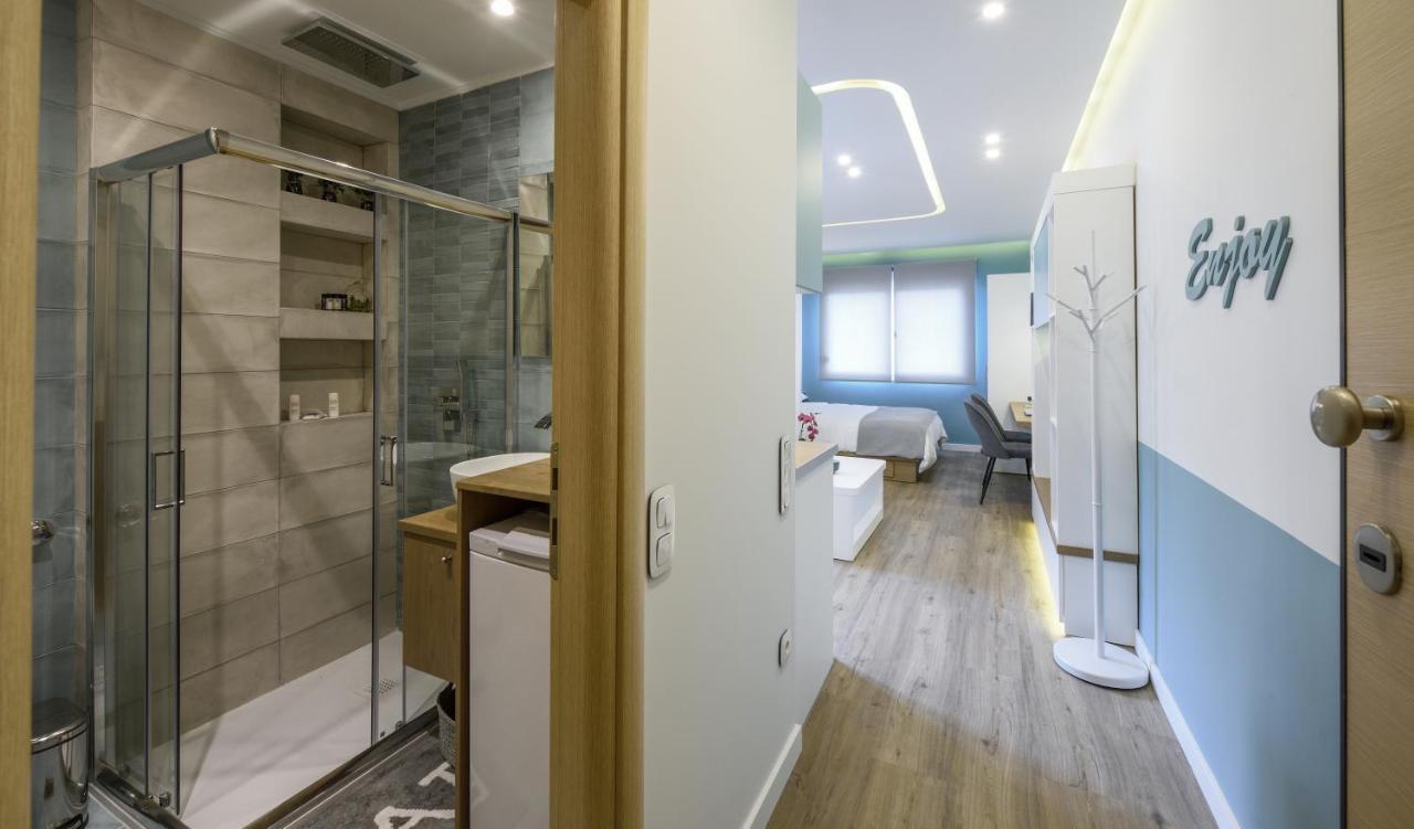 Apartment τhe Half Root In The Heart Of Center *