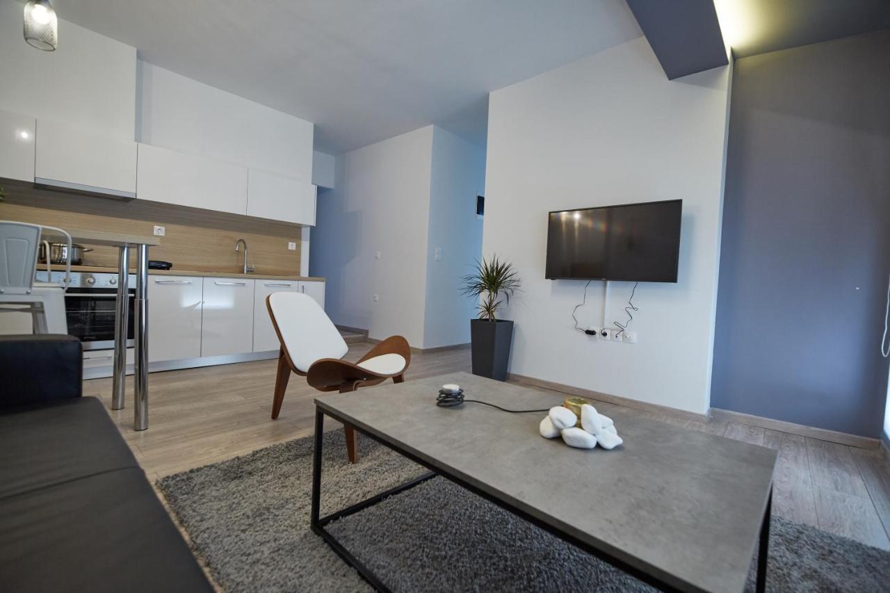 Spacious And Cozy In Thessaloniki