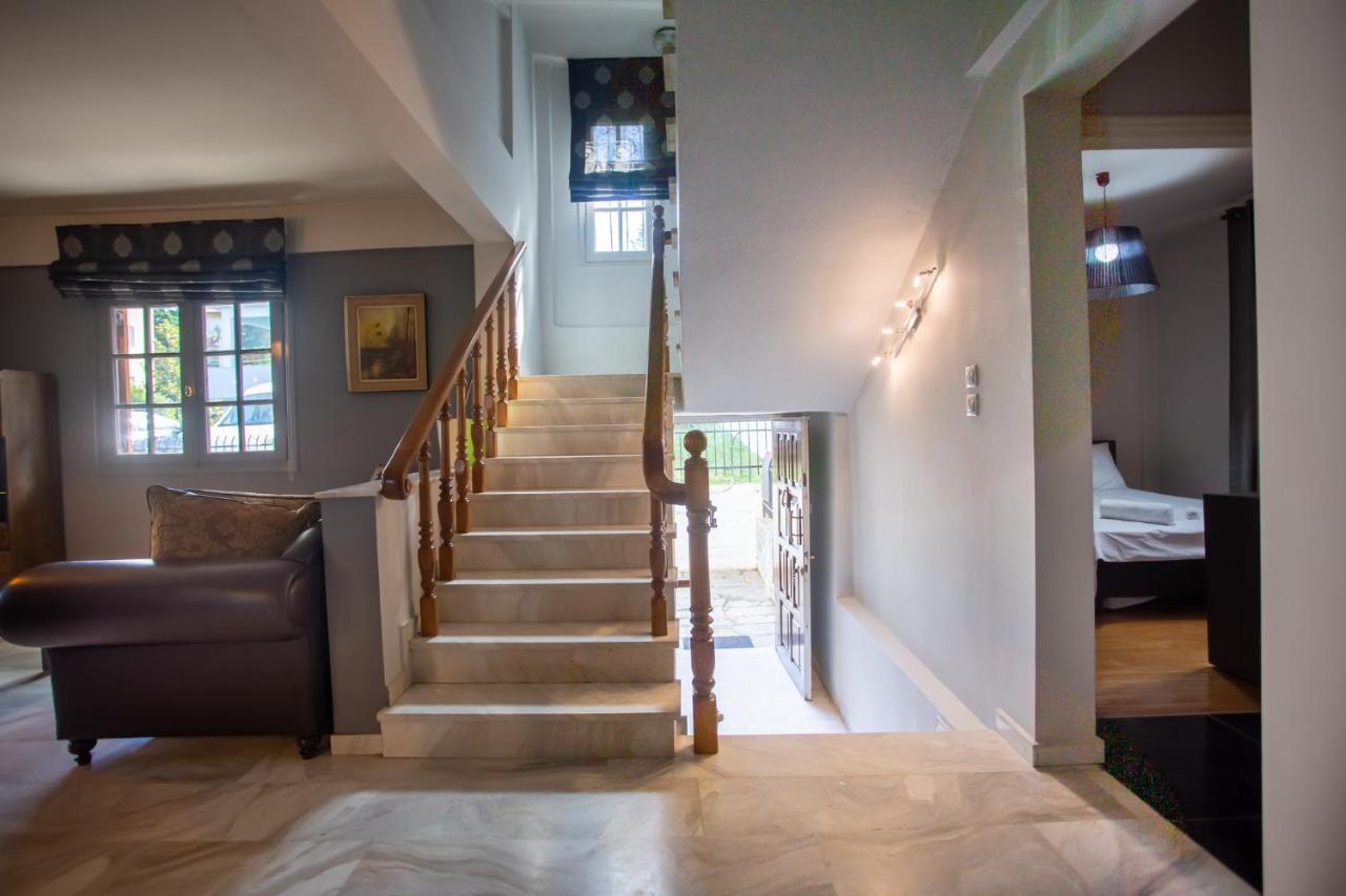 τraditional Fully Detached On A Luxurious Hillock Of With Its Own Garden Also For Family & Wedding Gatherings For 10 To 25 People Only 15 Minutes From Airport Villa
