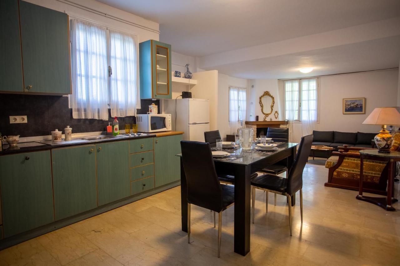 Traditional With Garden, Also For Gatherings ,15 Minutes From Airport * Thessaloniki