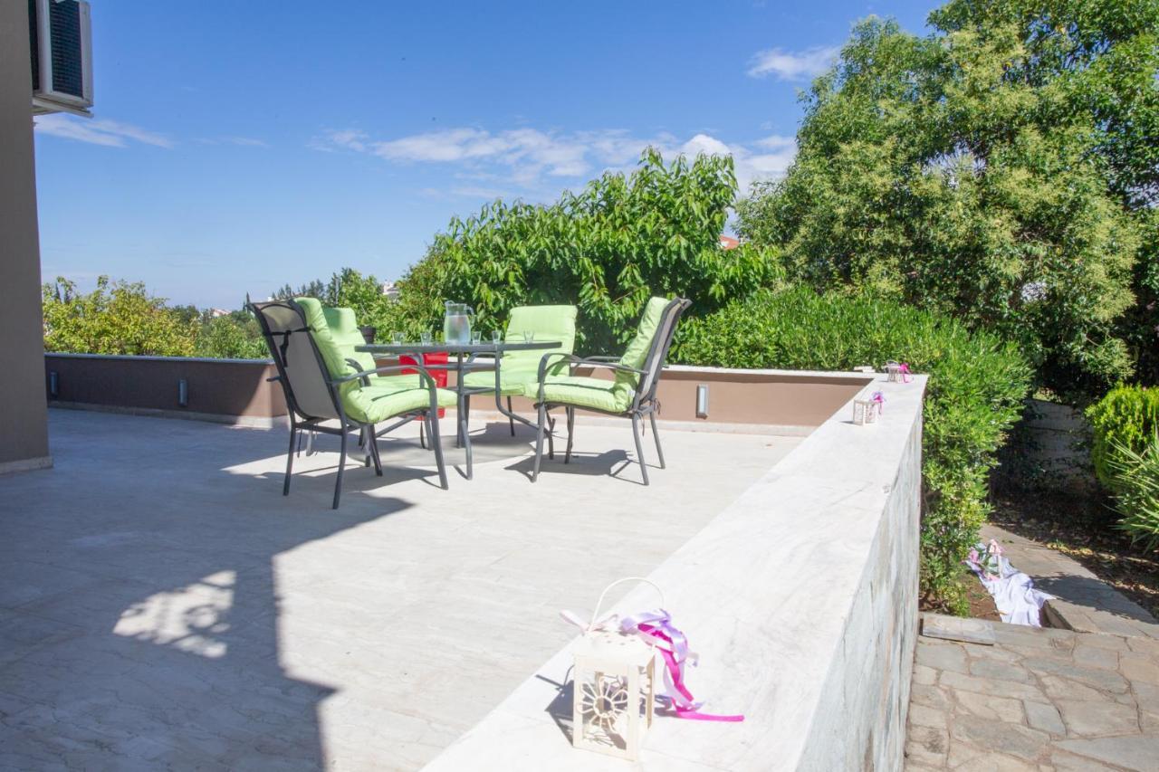 τraditional Fully Detached On A Luxurious Hillock Of With Its Own Garden Also For Family & Wedding Gatherings For 10 To 25 People Only 15 Minutes From Airport