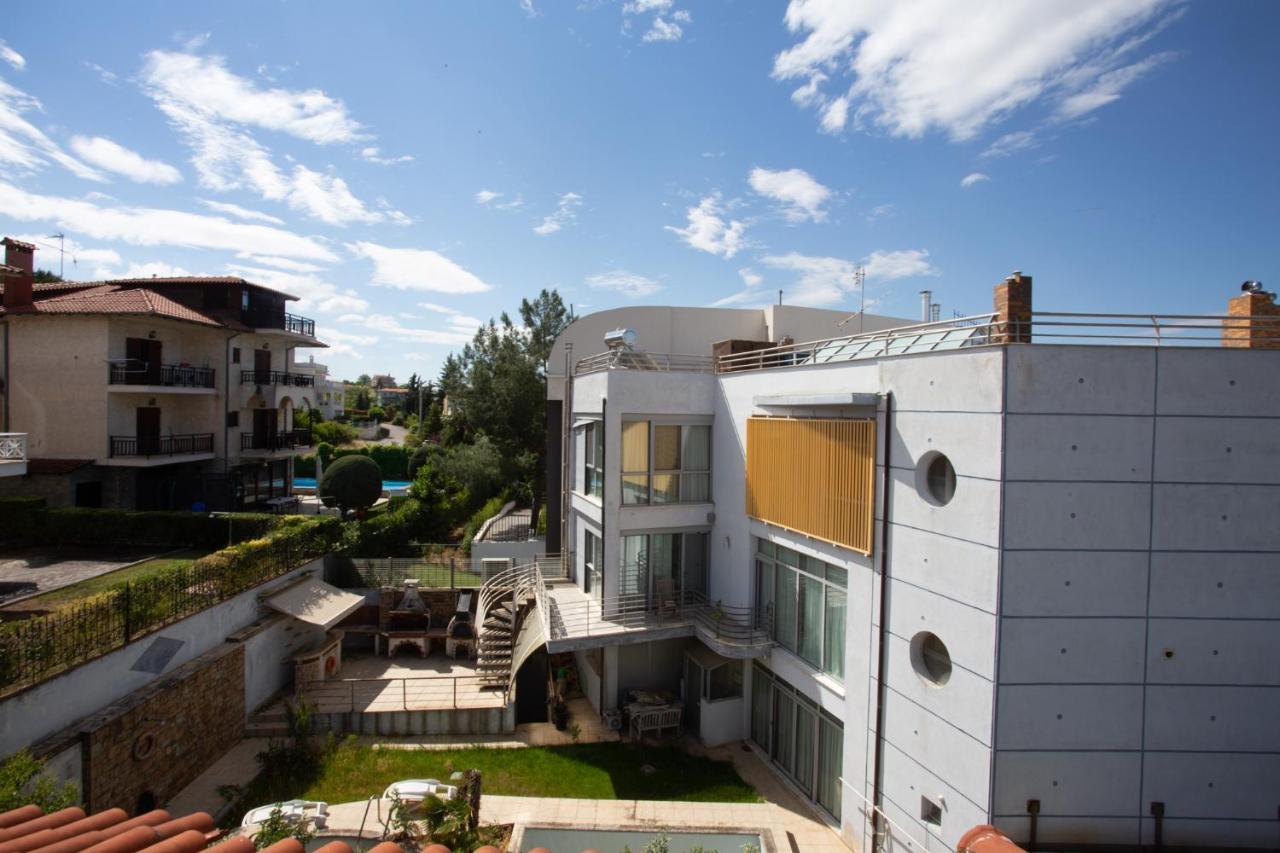 τraditional Fully Detached On A Luxurious Hillock Of With Its Own Garden Also For Family & Wedding Gatherings For 10 To 25 People Only 15 Minutes From Airport