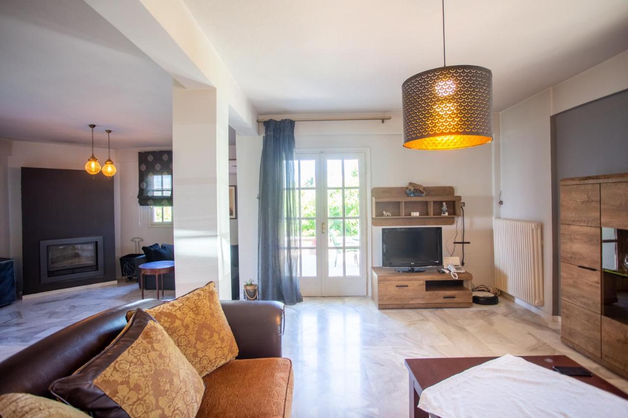 τraditional Fully Detached On A Luxurious Hillock Of With Its Own Garden Also For Family & Wedding Gatherings For 10 To 25 People Only 15 Minutes From Airport Villa