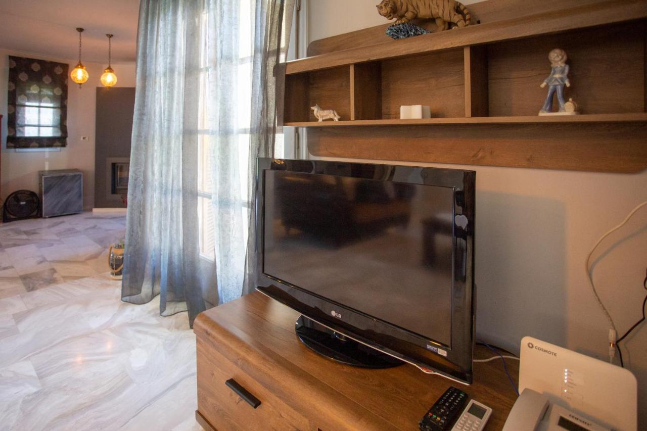 τraditional Fully Detached On A Luxurious Hillock Of With Its Own Garden Also For Family & Wedding Gatherings For 10 To 25 People Only 15 Minutes From Airport
