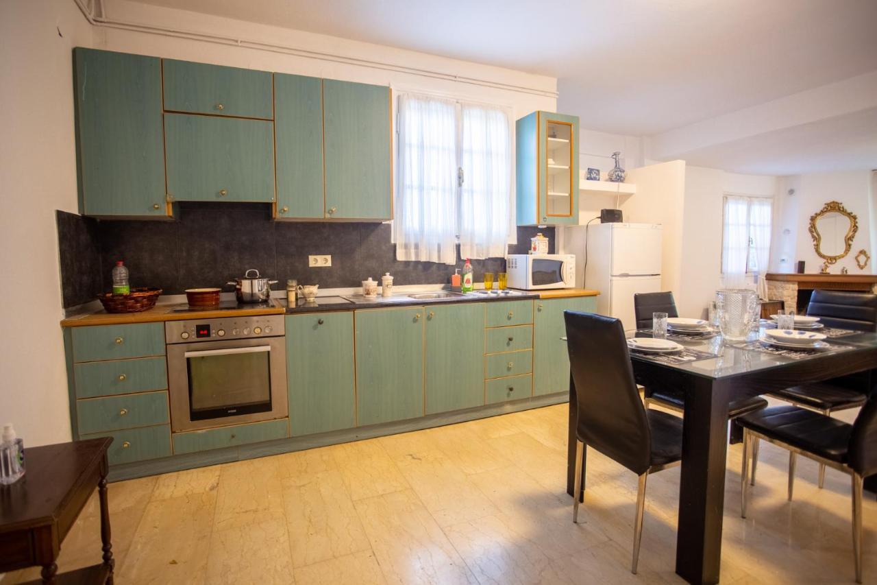 Traditional With Garden, Also For Gatherings ,15 Minutes From Airport *