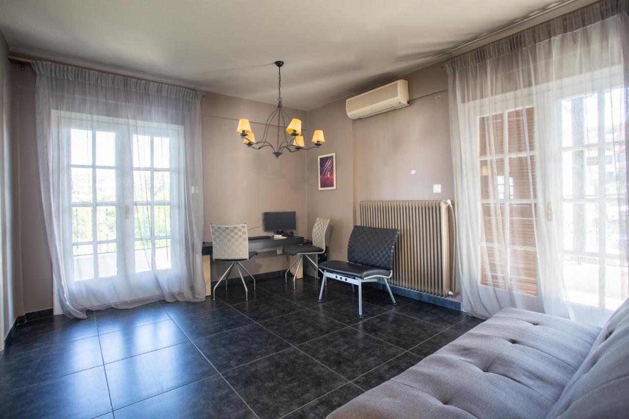 τraditional Fully Detached On A Luxurious Hillock Of With Its Own Garden Also For Family & Wedding Gatherings For 10 To 25 People Only 15 Minutes From Airport
