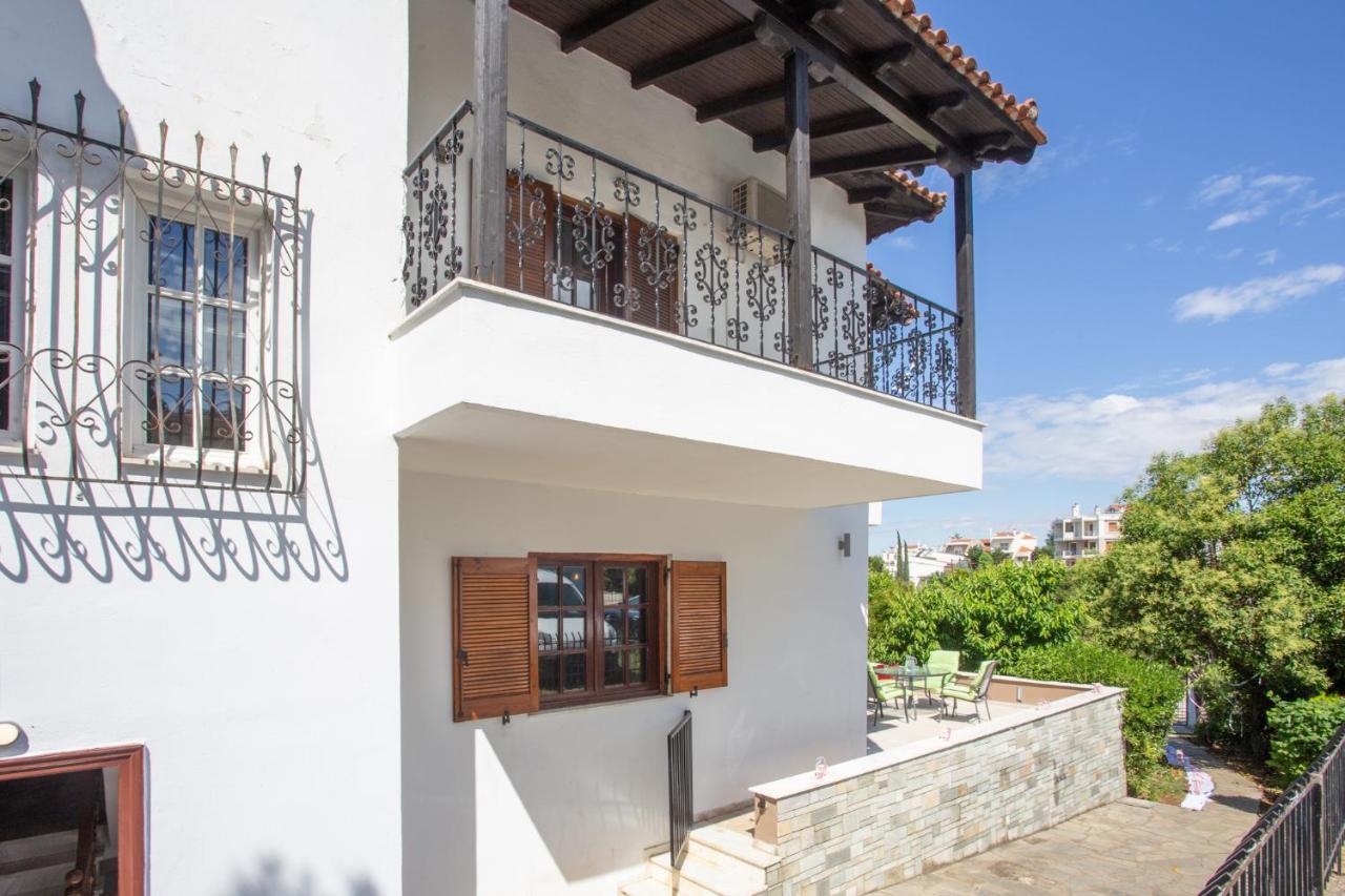 τraditional Fully Detached On A Luxurious Hillock Of With Its Own Garden Also For Family & Wedding Gatherings For 10 To 25 People Only 15 Minutes From Airport * Selanik
