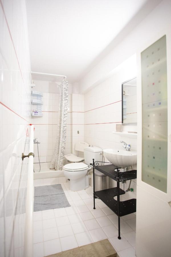 Traditional With Garden, Also For Gatherings ,15 Minutes From Airport