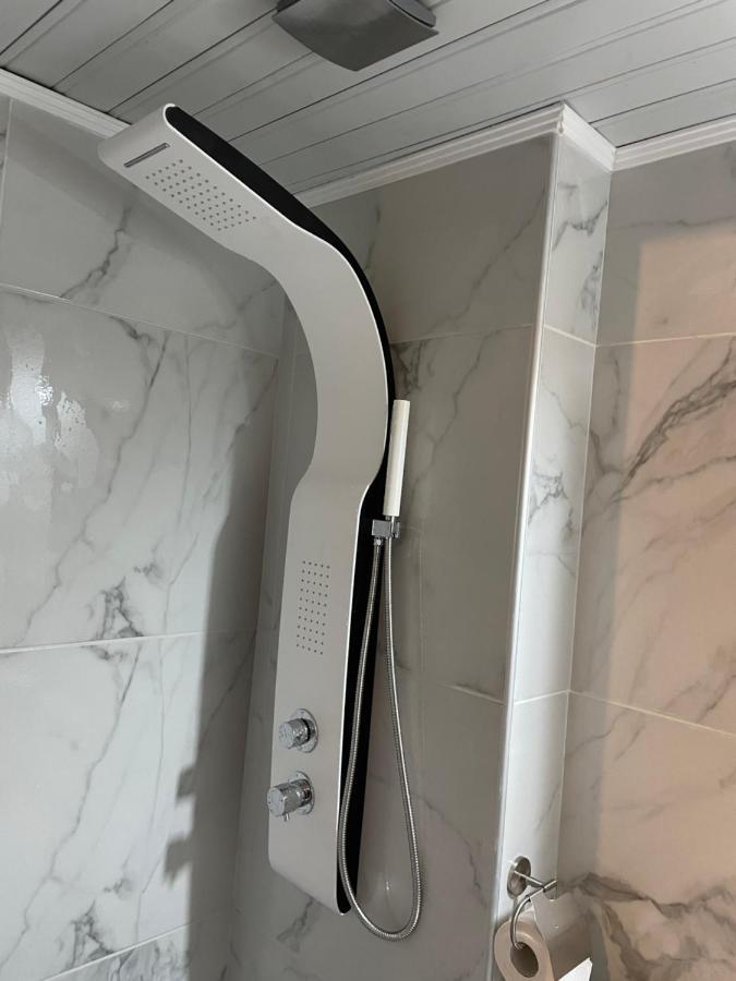 Apartment Jordans 3 *