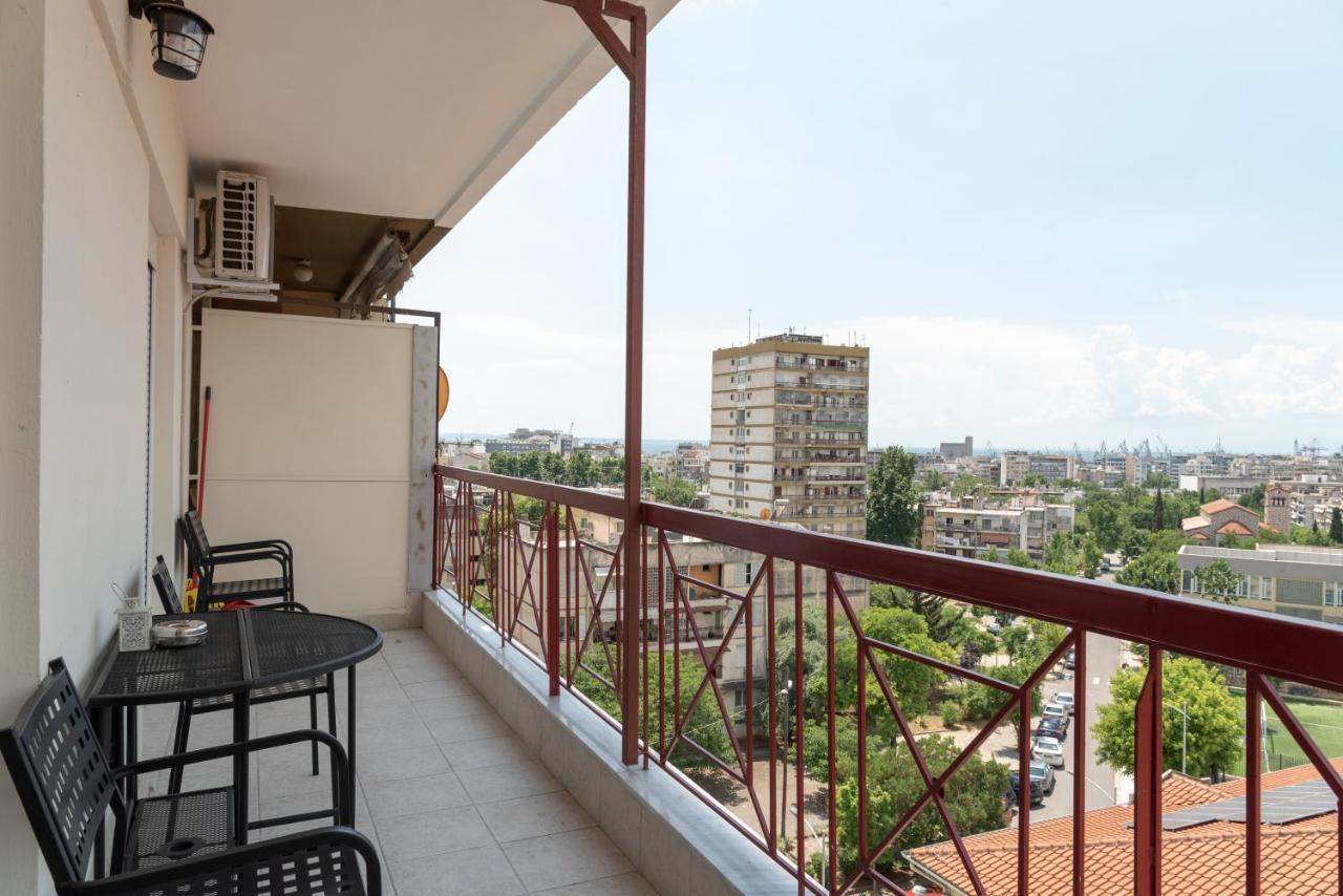 Minimalist W/ View Apartment *