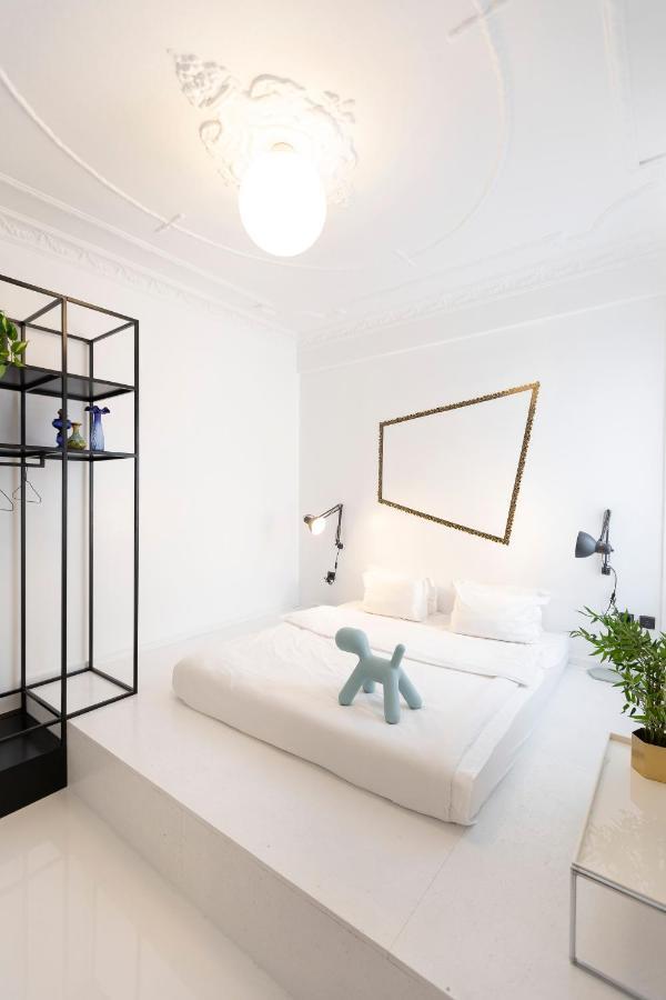 Trilogy Black Apartment Thessaloniki