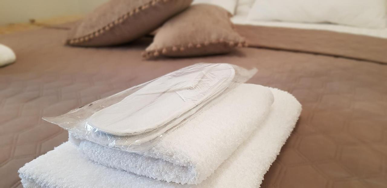 Antigonidon Square Luxury Daire *