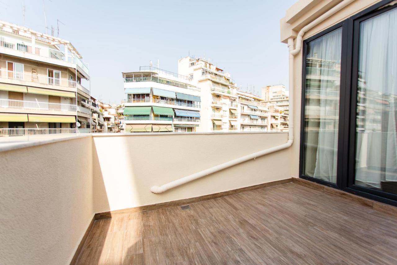 Leone Apartment *