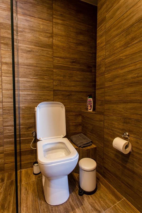 Leone Apartment