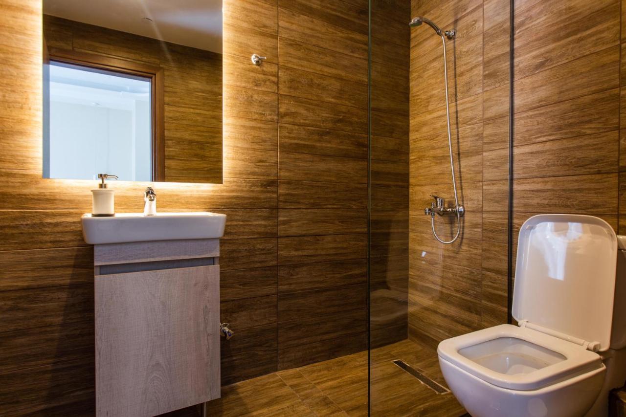 Leone Apartment