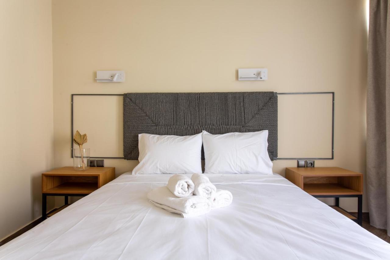 Leone Apartment *