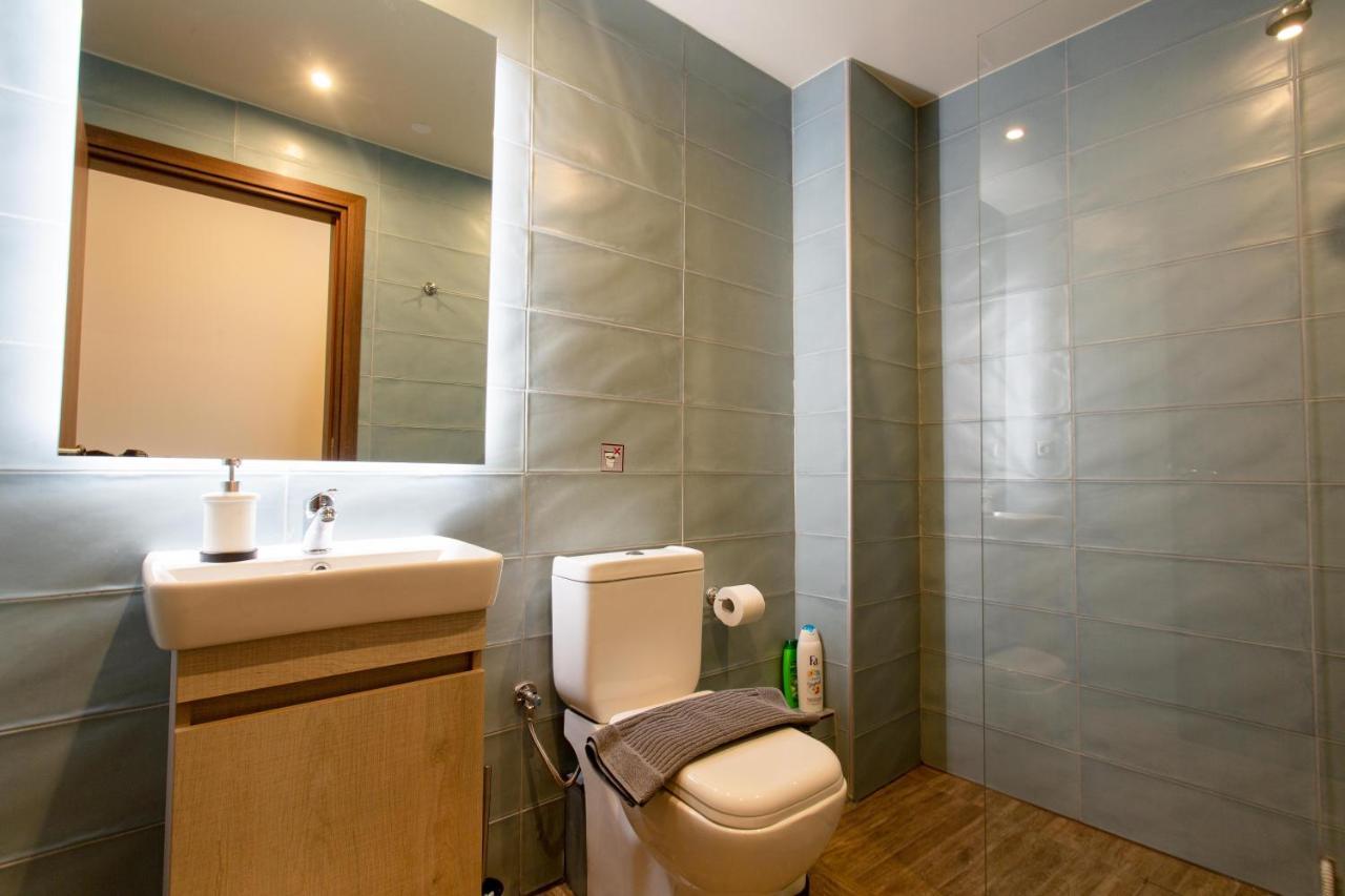 Leone Apartment