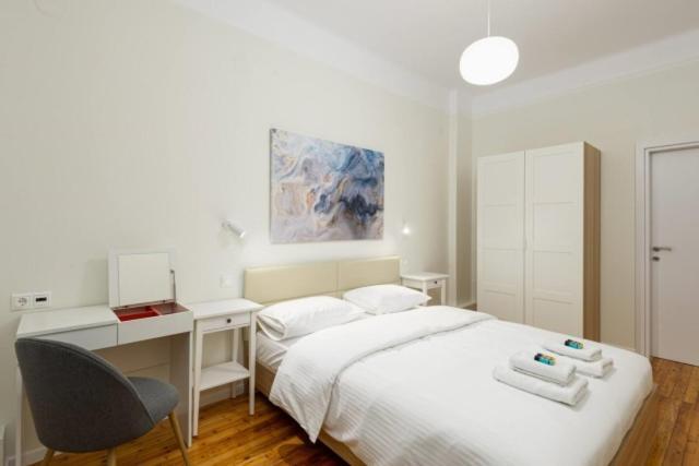 Aristotelous 3bdrm Family Apartment *