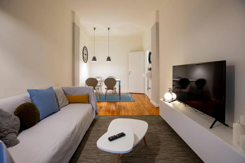 Apartment Minimal Chic In Thessaloniki