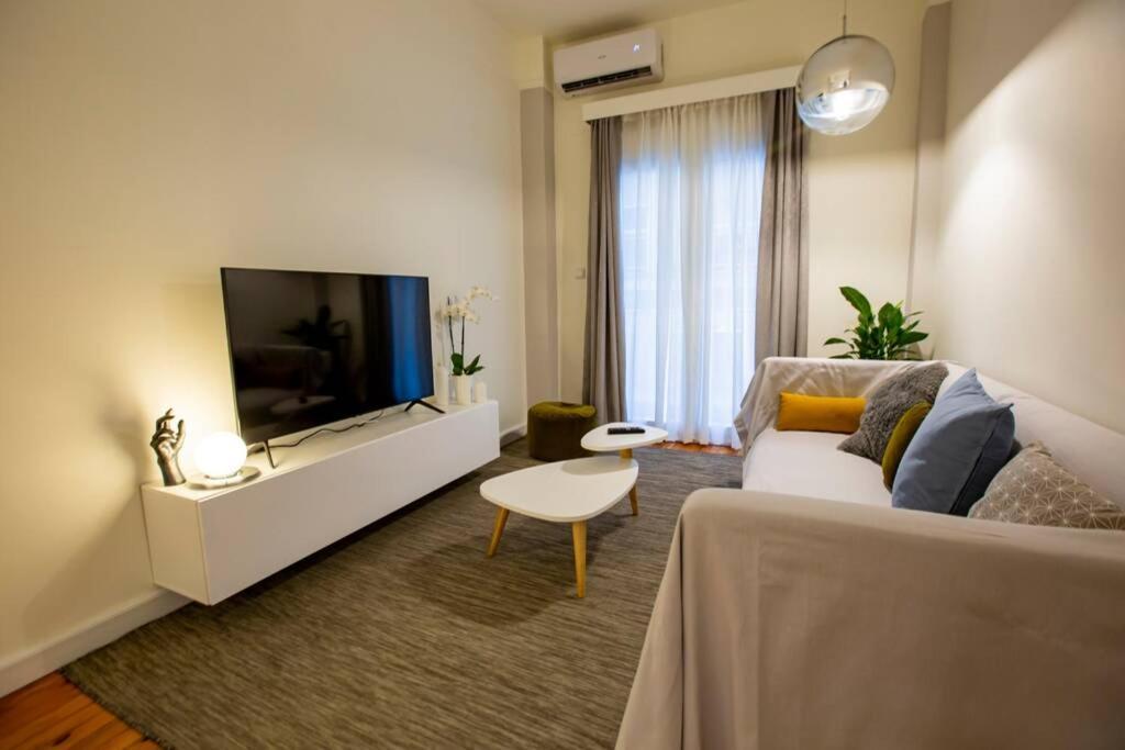 Minimal Chic In Apartment *