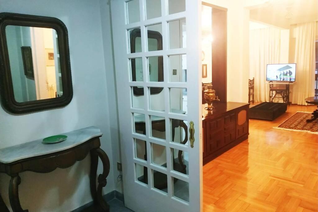 Căn hộ Absolutely Central Luxury *