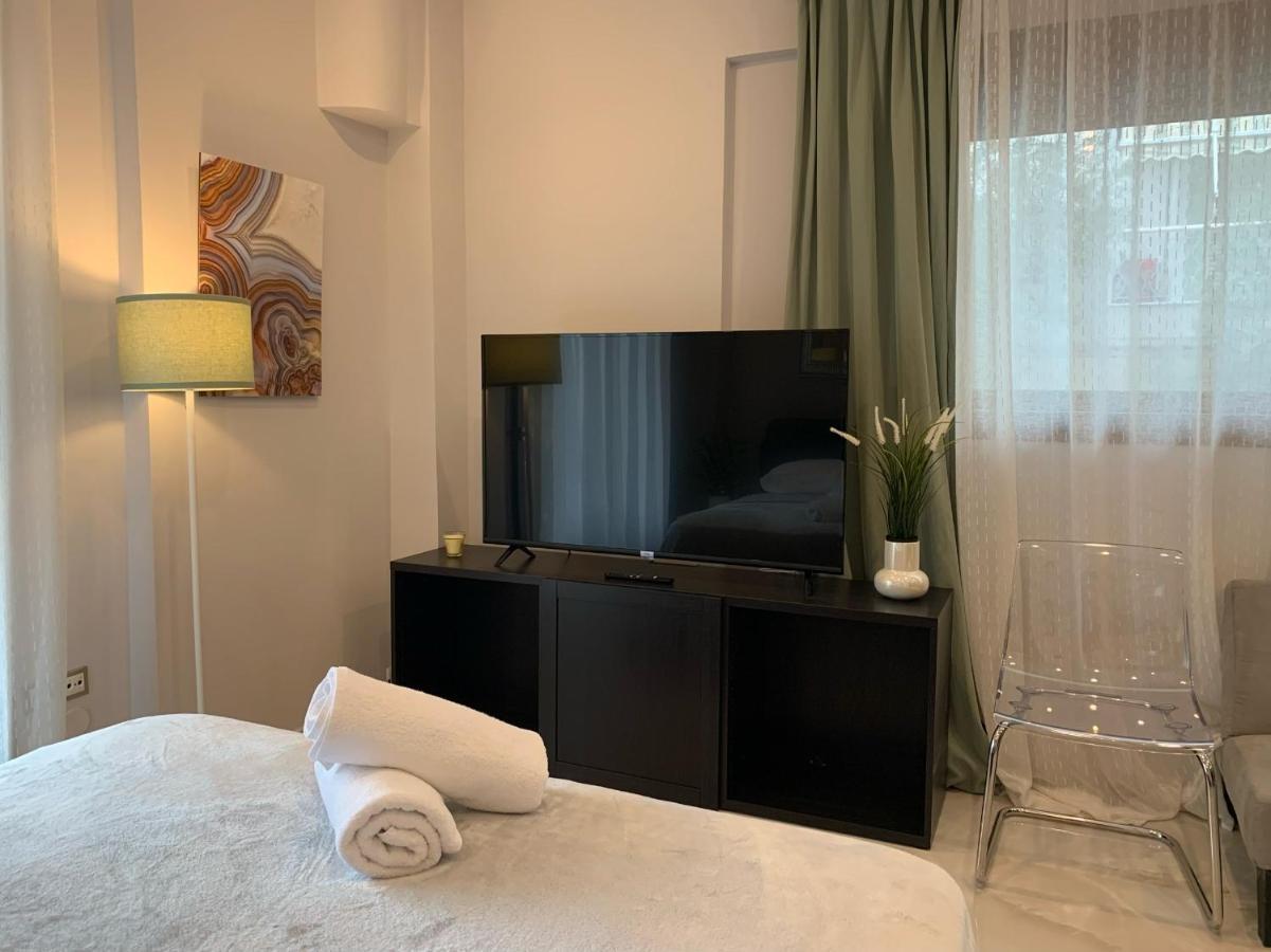 Antony Luxury In *