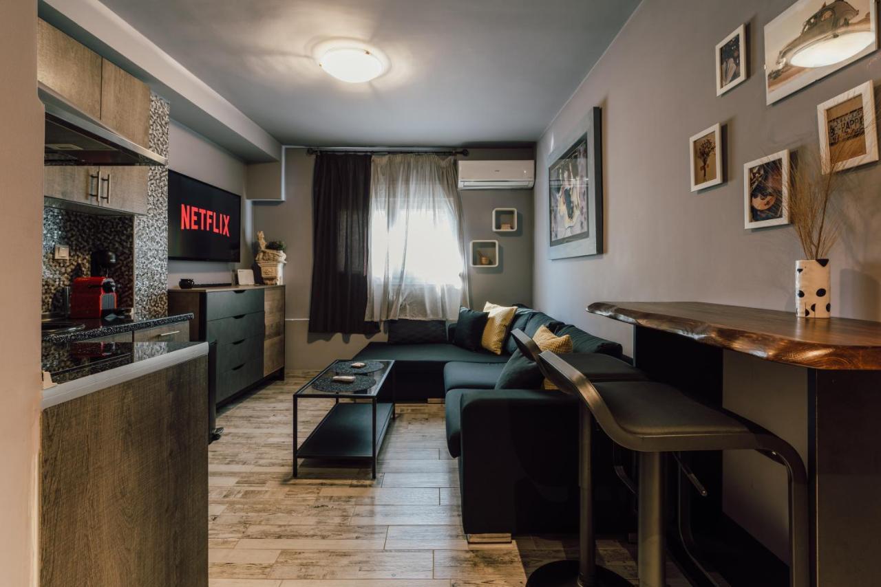 Apartment Lef *
