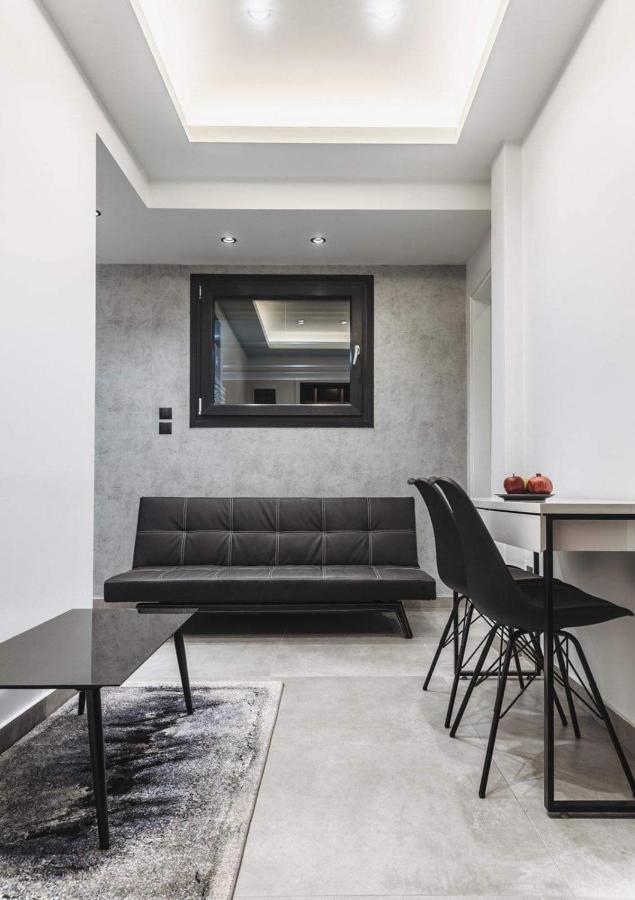 Avocado Balcony Suites Apartment