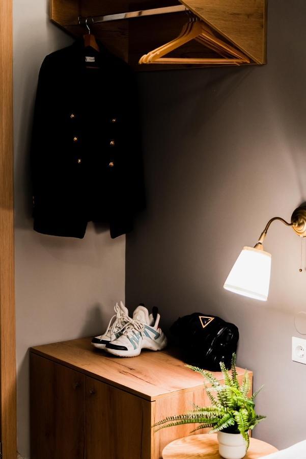 Apartment Glam Boutique - Heart