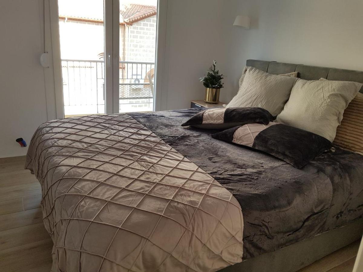 Ivory Lane Center Luxury *