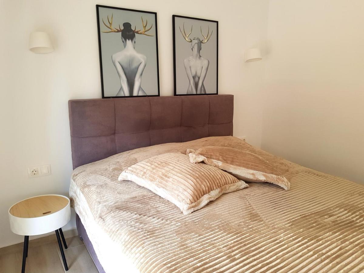 Ivory Lane Center Luxury