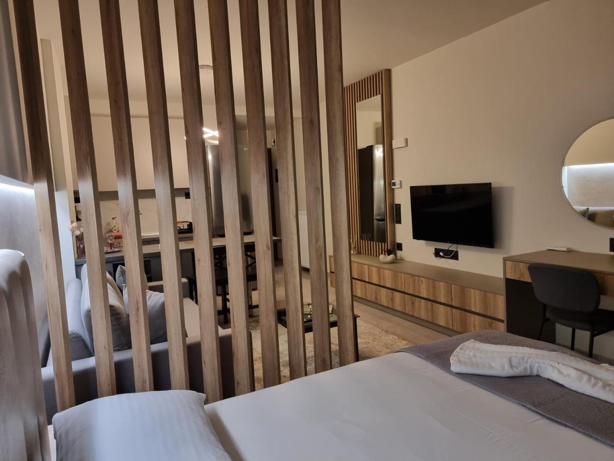 Iris Center Premium * Thessaloniki