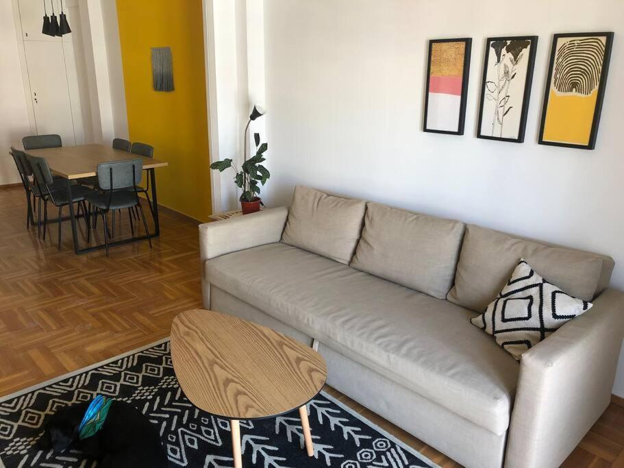 2 Mon-keys Apartment