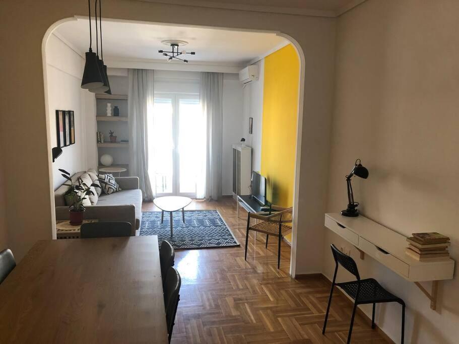 2 Mon-keys Apartment *