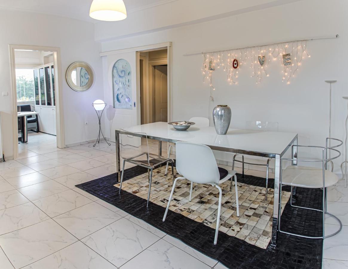 Two Bedroom Bright With Amazing Veranda Căn hộ