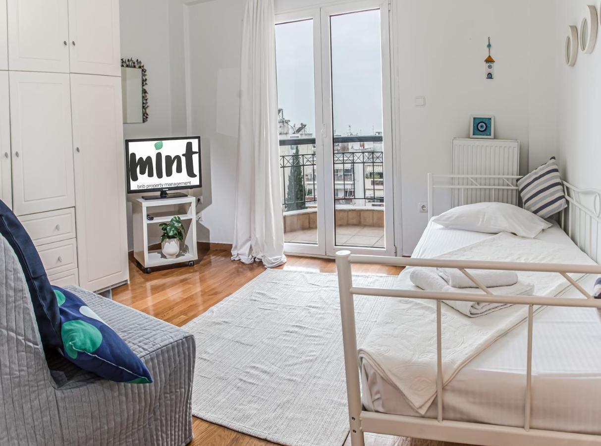 Two Bedroom Bright With Amazing Veranda Căn hộ