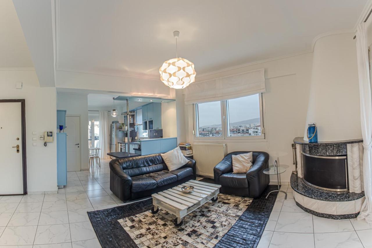 Căn hộ Two Bedroom Bright With Amazing Veranda