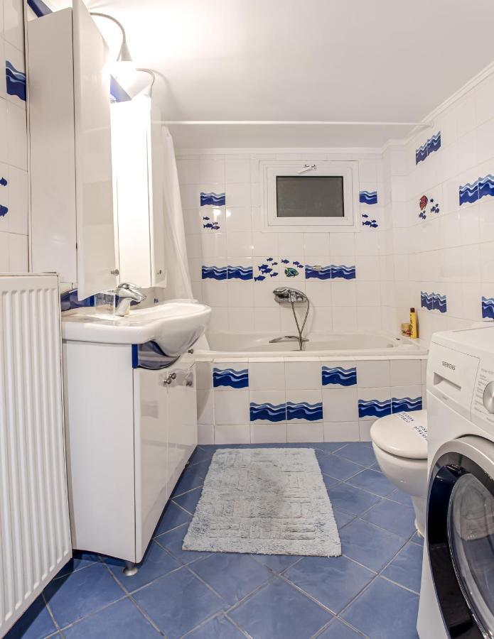Two Bedroom Bright With Amazing Veranda Căn hộ